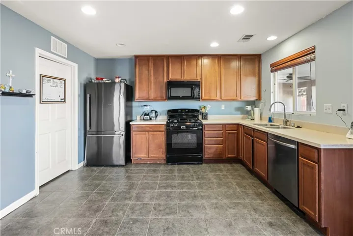 16648 Don Quijote Lane, Victorville, California 92395