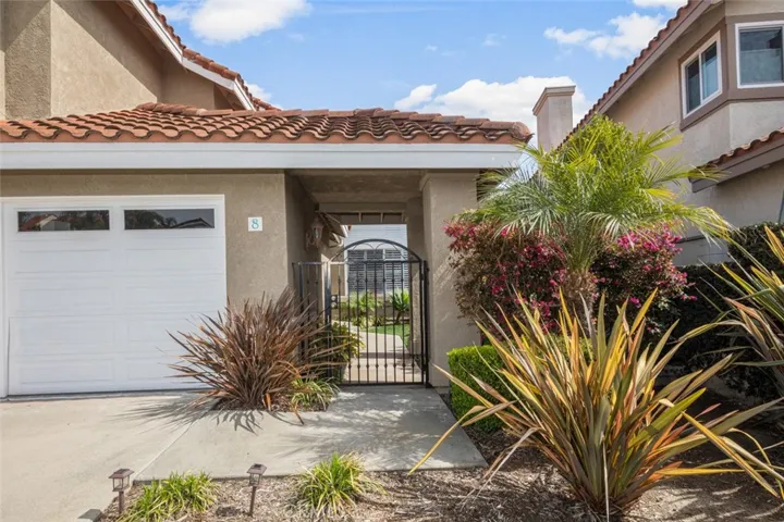 Nice gated entry to the courtyard.