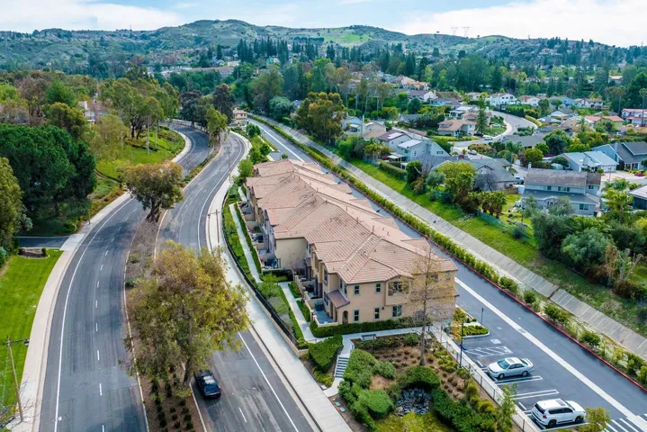 100 S Auburn Heights Ln, Anaheim Hills, California 92807