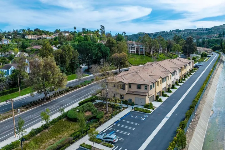 100 S Auburn Heights Ln, Anaheim Hills, California 92807