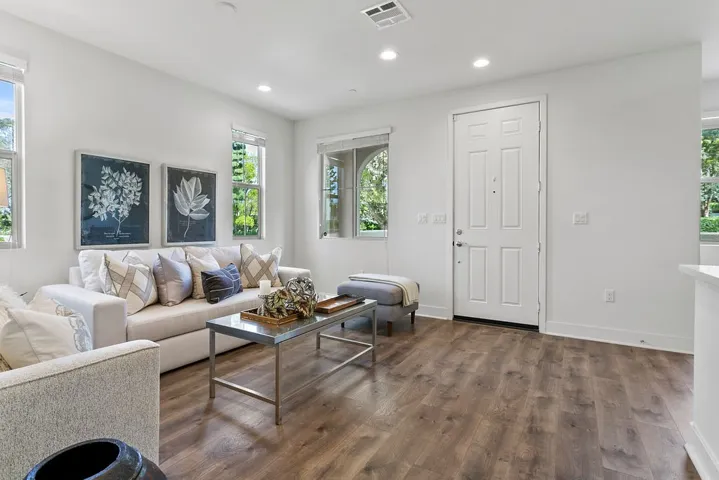Tall ceilings and recessed lighting in your family room