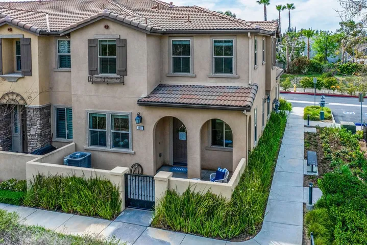 100 S Auburn Heights Ln, Anaheim Hills, California 92807