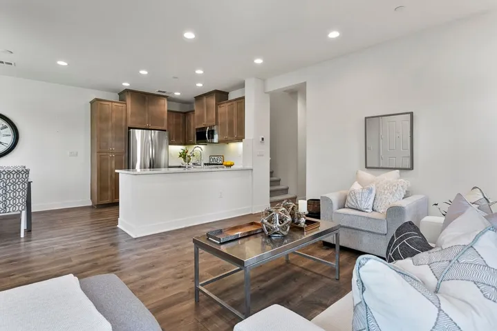 100 S Auburn Heights Ln, Anaheim Hills, California 92807