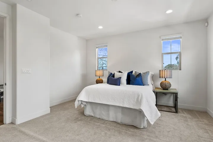 100 S Auburn Heights Ln, Anaheim Hills, California 92807