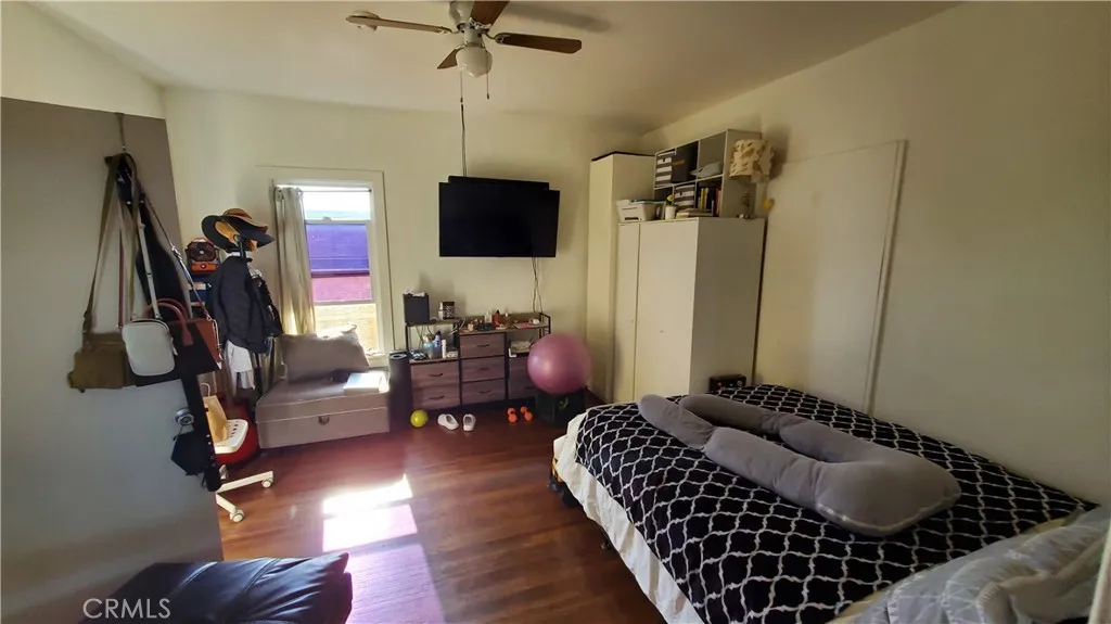 1713 S Berendo Street, Los Angeles, California 90006 home-pic-1