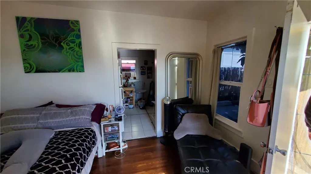 1713 S Berendo Street, Los Angeles, California 90006 home-pic-2