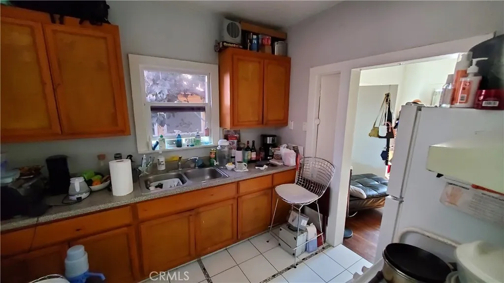 1713 S Berendo Street, Los Angeles, California 90006 home-pic-12