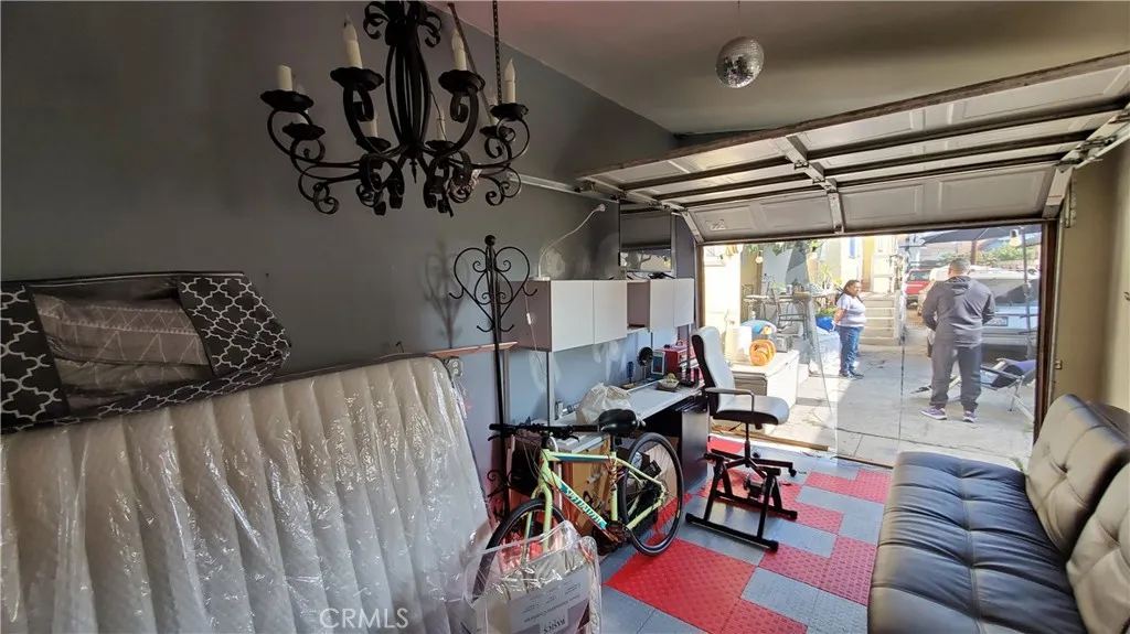 1713 S Berendo Street, Los Angeles, California 90006 home-pic-10
