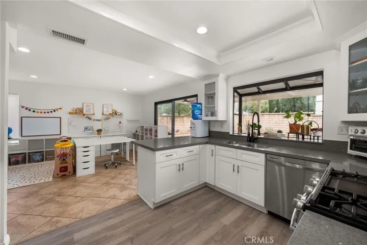 559 Conestoga Road, San Dimas, California 91773