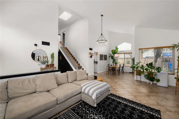 559 Conestoga Road, San Dimas, California 91773