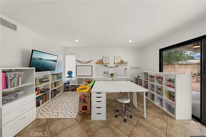 559 Conestoga Road, San Dimas, California 91773