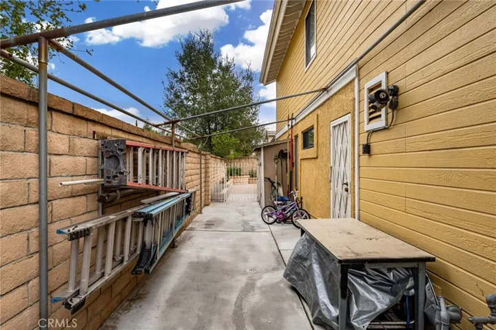 559 Conestoga Road, San Dimas, California 91773