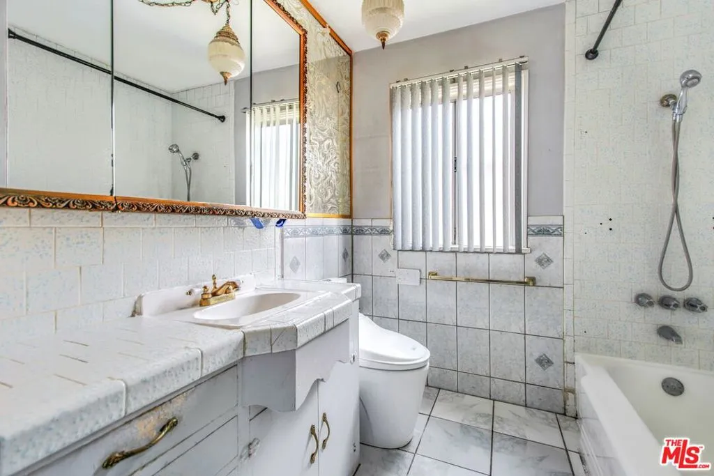 724 W Plum Street, Compton, California 90222 home-pic-18