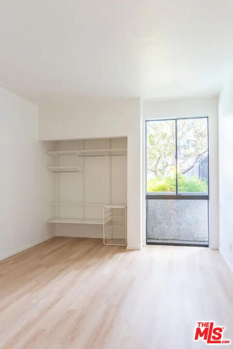 10861 Moorpark Street 116, Toluca Lake, California 91602 home-pic-15