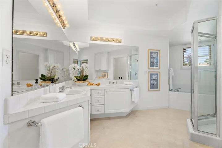 Primary Suite 2 Bathroom