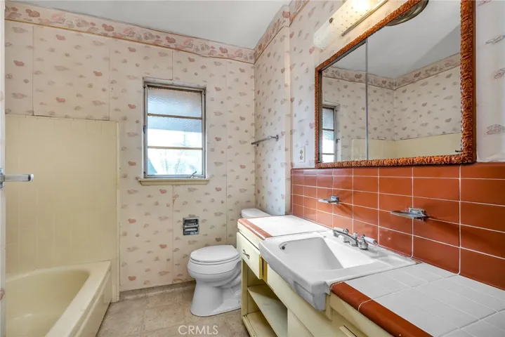 8472 Delco Avenue, Winnetka, California 91306