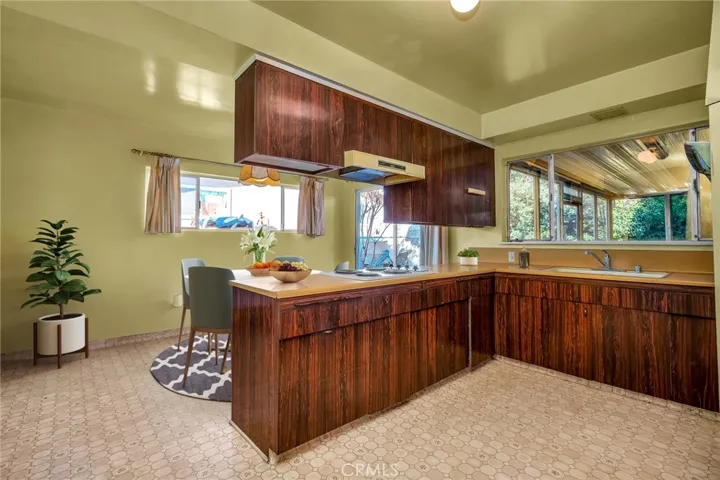 8472 Delco Avenue, Winnetka, California 91306
