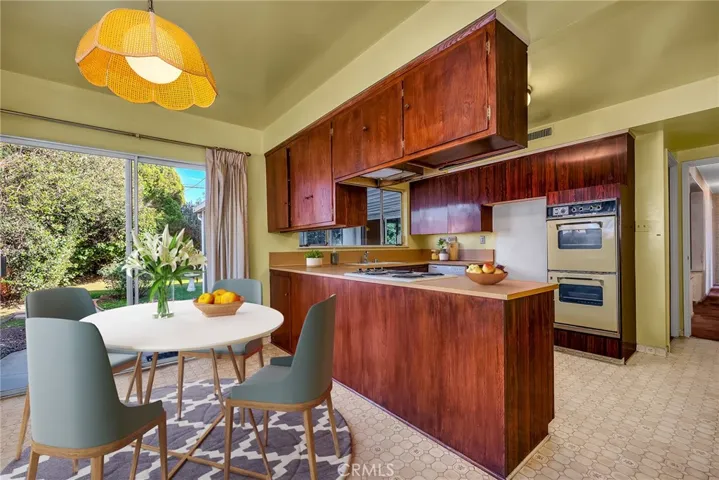 8472 Delco Avenue, Winnetka, California 91306