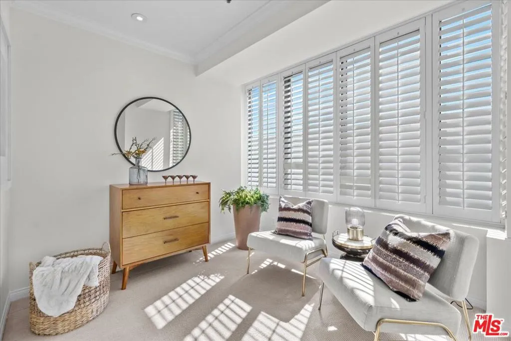 10724 Wilshire Boulevard 311, Los Angeles, California 90024 home-pic-13