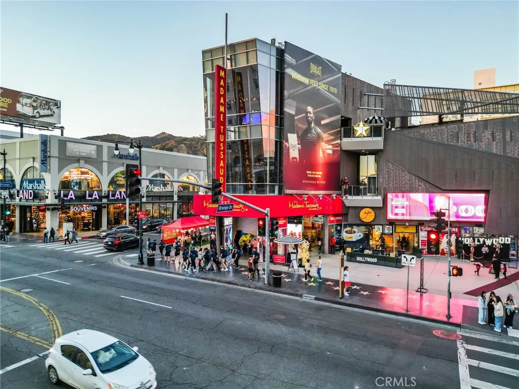 2346 N Cahuenga Boulevard, Los Angeles, California 90068 home-pic-47