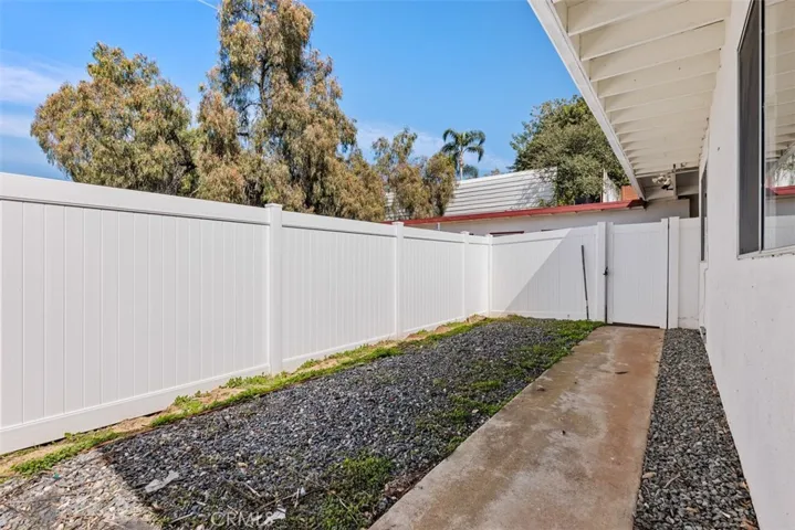 1840 Gum Tree Lane B, Fallbrook, California 92028