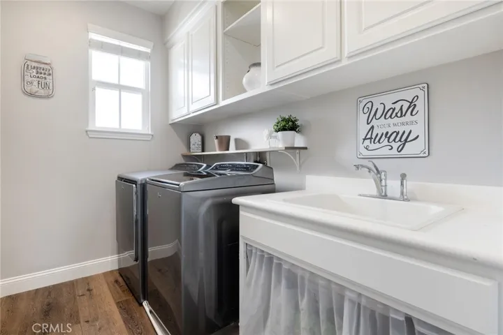 Upper level laundry room