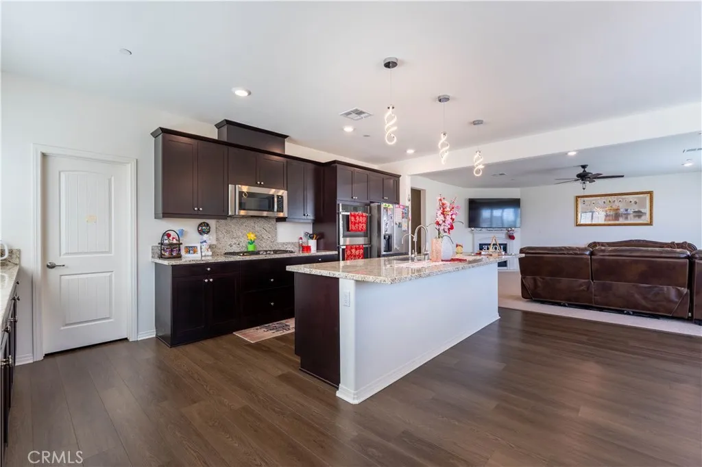 6594 June Mountain Way, Jurupa Valley, California 92509 home-pic-4