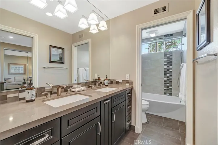 Adjoining Jack-and Jill bathroom