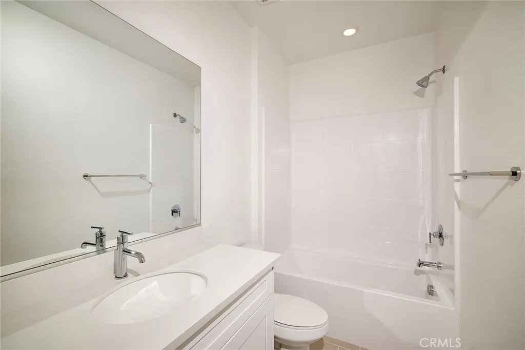 6052 Fairfax Drive, Eastvale, California 92880 home-pic-13