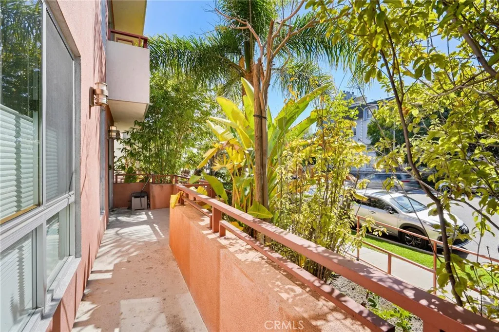 2010 S Beverly Glen Boulevard 103, Los Angeles, California 90025 home-pic-24