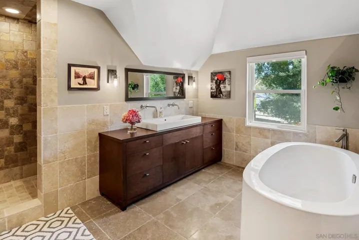 Primary Bath/Spa