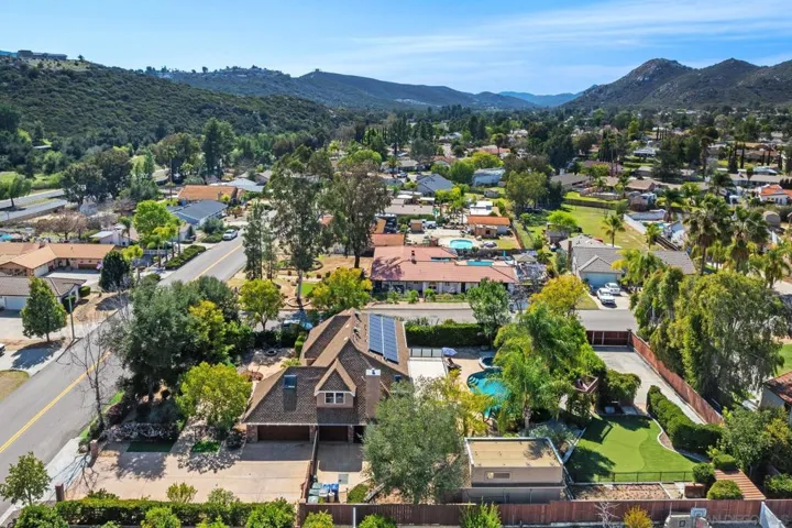 24002 Del Amo Rd, Ramona, California 92065