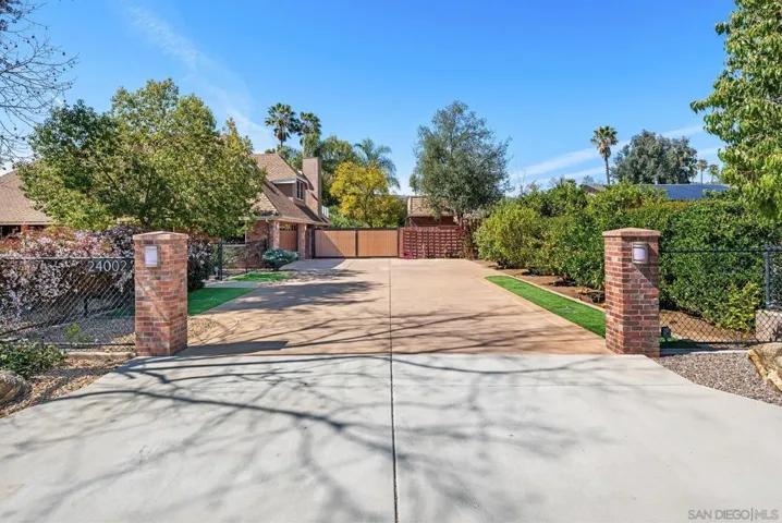 24002 Del Amo Rd, Ramona, California 92065