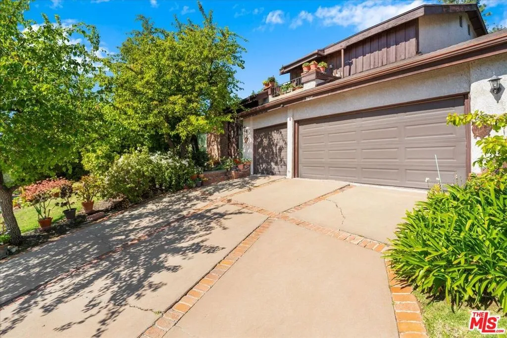 9697 Moorgate Road, Beverly Hills, California 90210 home-pic-0