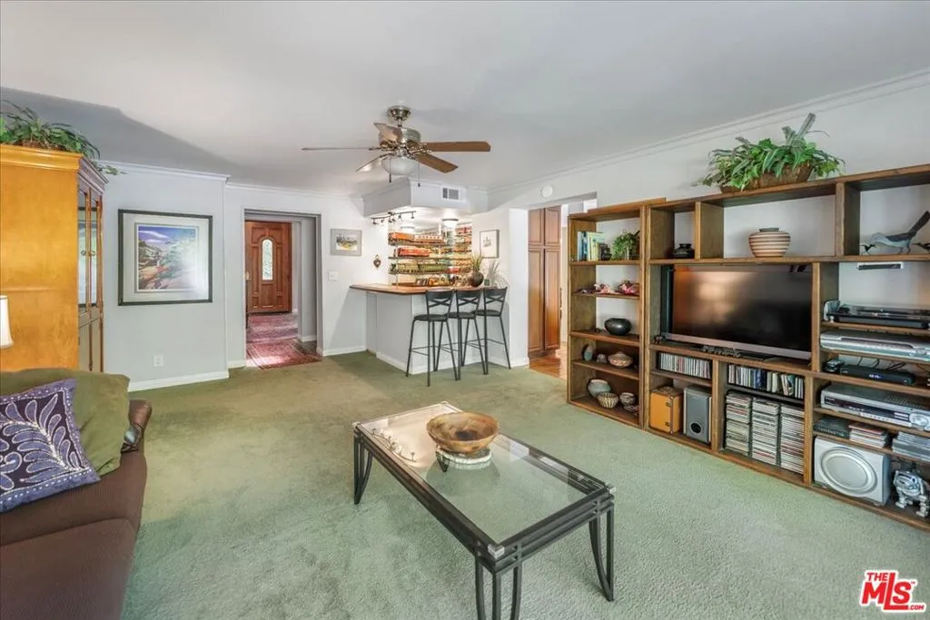 9697 Moorgate Road, Beverly Hills, California 90210 home-pic-15