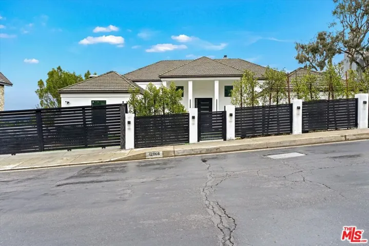 12066 Summit Circle, Beverly Hills, California 90210