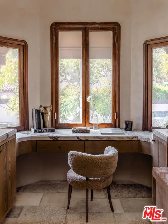 6381 Lindenhurst Avenue, Los Angeles, California 90048 home-pic-11