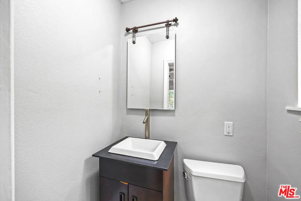 11419 Sunshine Terrace, Studio City, California 91604 home-pic-18