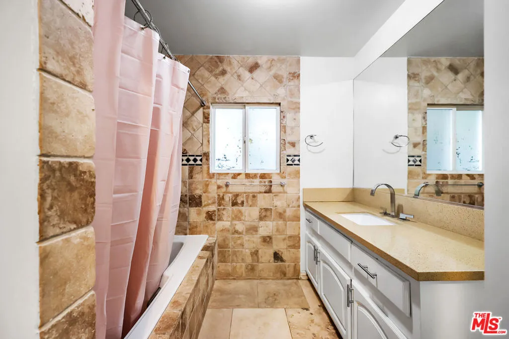 11423 Sunshine Terrace, Studio City, California 91604 home-pic-36