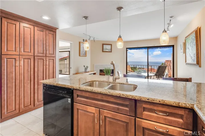 25 Ocean Crest Court, Rancho Palos Verdes, California 90275