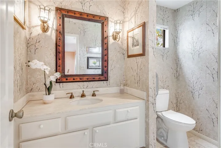 Central upstairs bathroom