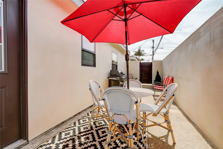 2200 Plant Avenue, Redondo Beach, California 90278