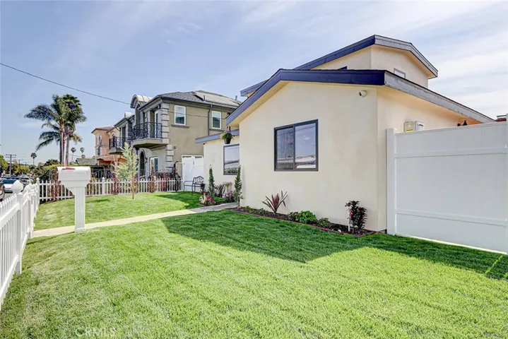 2200 Plant Avenue, Redondo Beach, California 90278