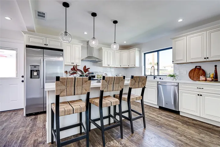 2200 Plant Avenue, Redondo Beach, California 90278