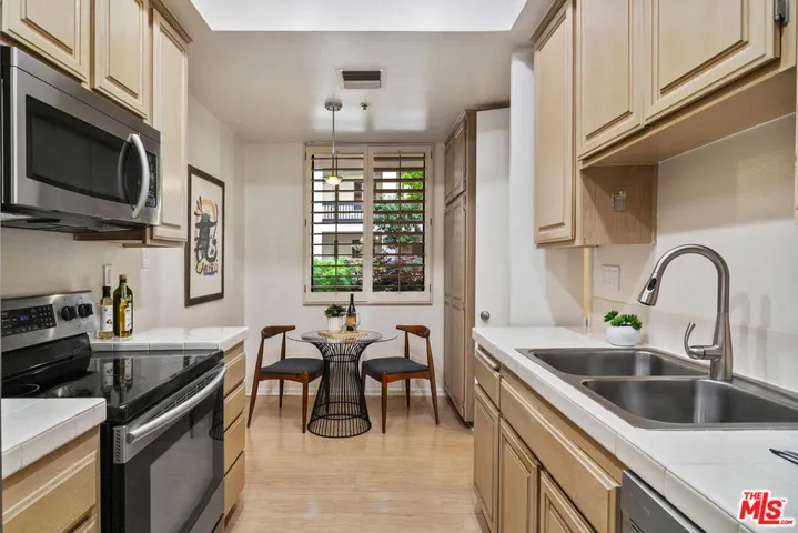 2131 Century Park Lane 116, Los Angeles, California 90067