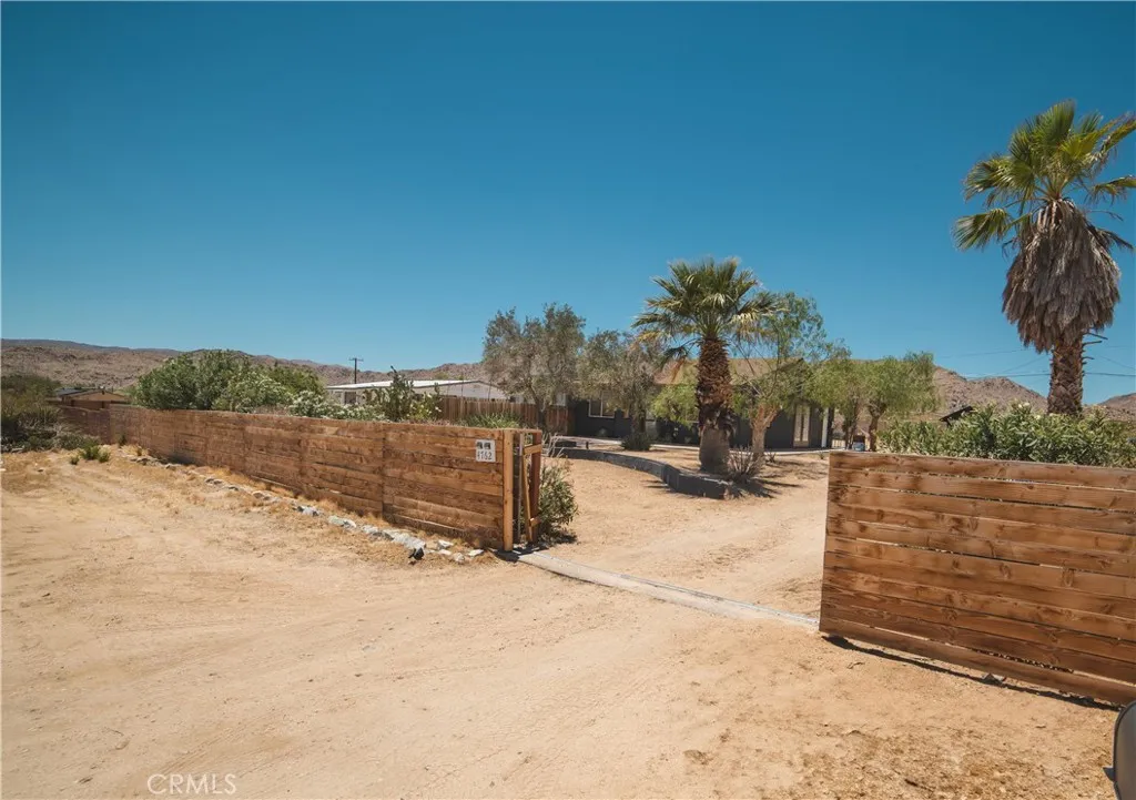 4762 Avenida Del Sol, Joshua Tree, California 92252 home-pic-22