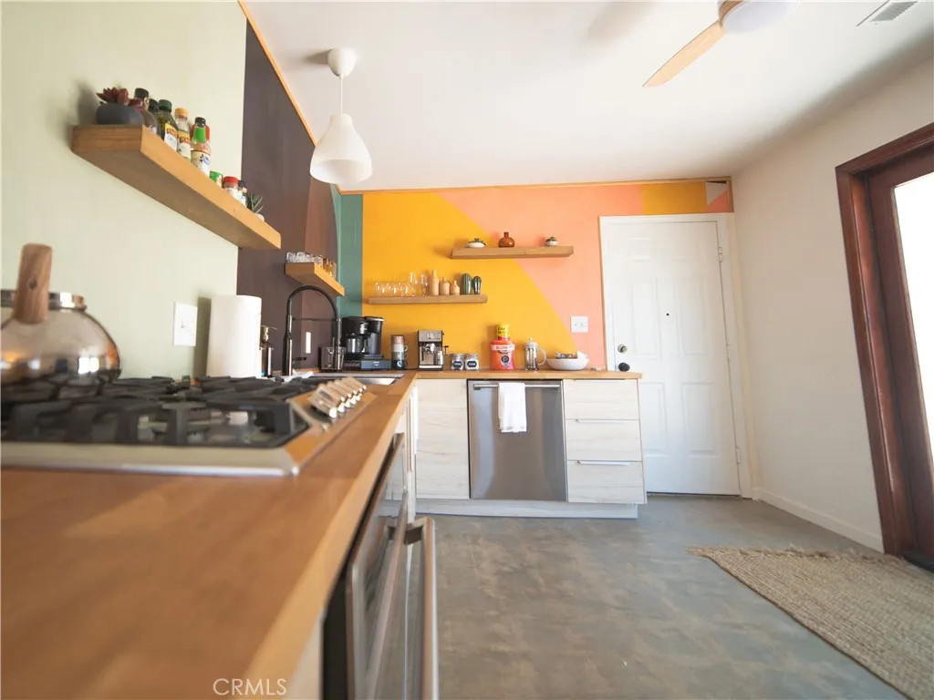4762 Avenida Del Sol, Joshua Tree, California 92252 home-pic-27