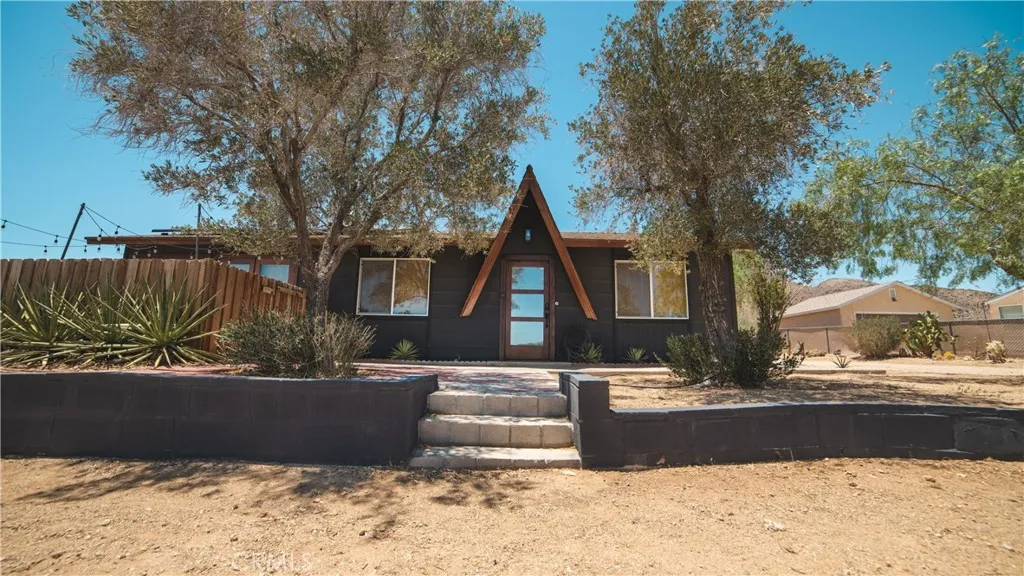 4762 Avenida Del Sol, Joshua Tree, California 92252 home-pic-0