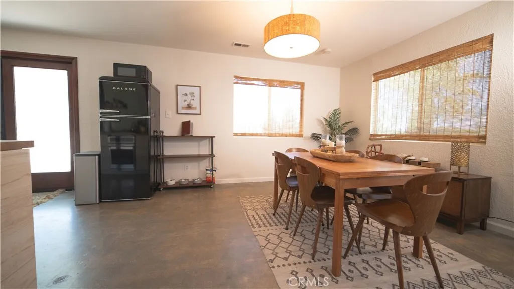 4762 Avenida Del Sol, Joshua Tree, California 92252 home-pic-26