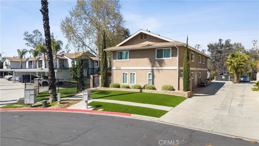 39001 Calle Hermosa, Murrieta, California 92563